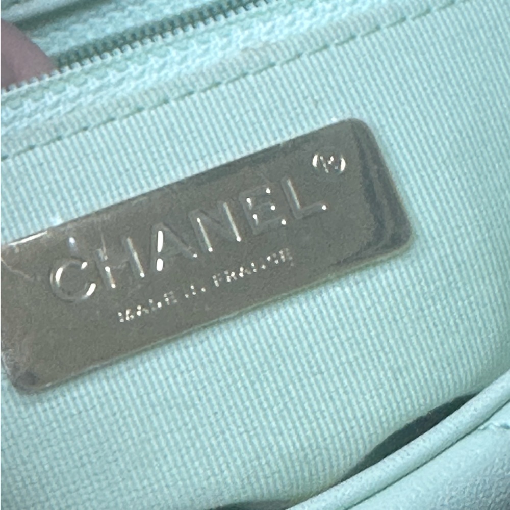 Chanel 19 bag mint green Full Set from 2022 - Picture 11 of 14